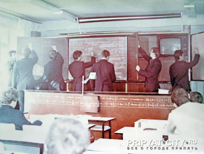 Illustration for article titled Photos Of Everyday Life In Pripyat Before The Chernobyl Disaster